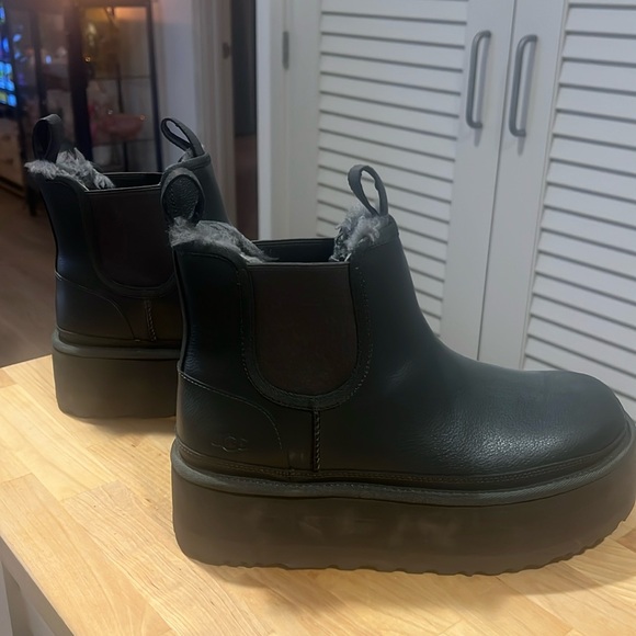 Leather Ugg Neumel Platform boot in Forest Night - Picture 1 of 6